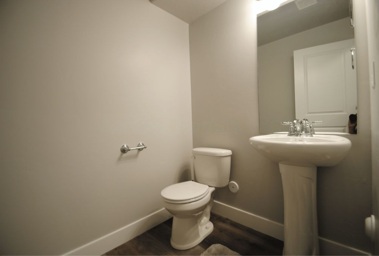 2031 N 350 E - Photo 5 of 12