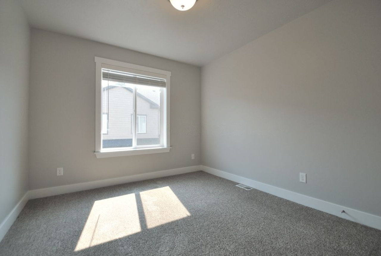 2031 N 350 E - Photo 6 of 12