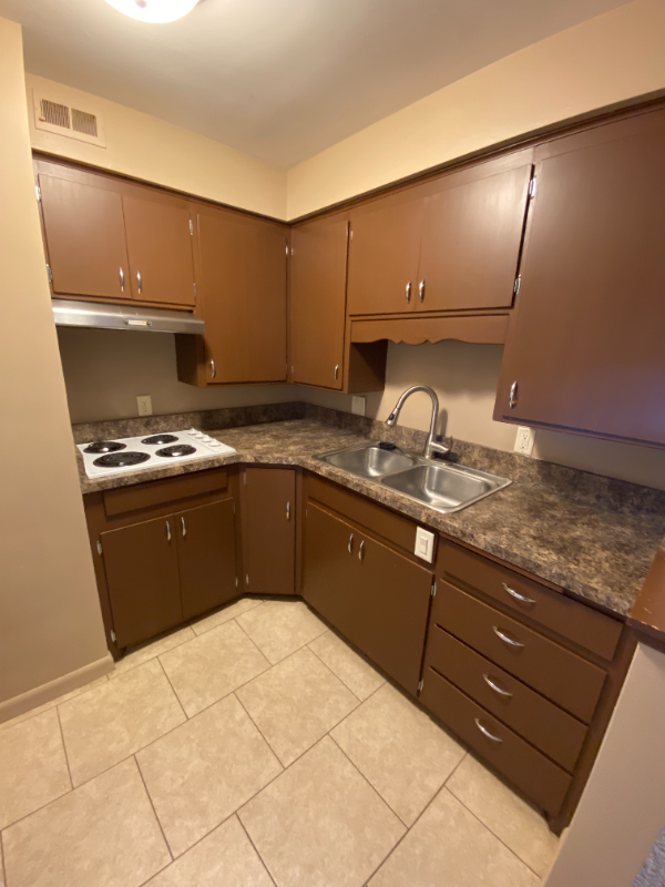 1400 S 20th St #7 - Photo 3 of 9