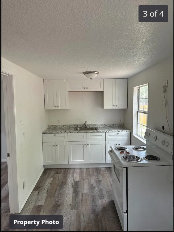 1408 Swstreet #4 - Photo 3 of 4