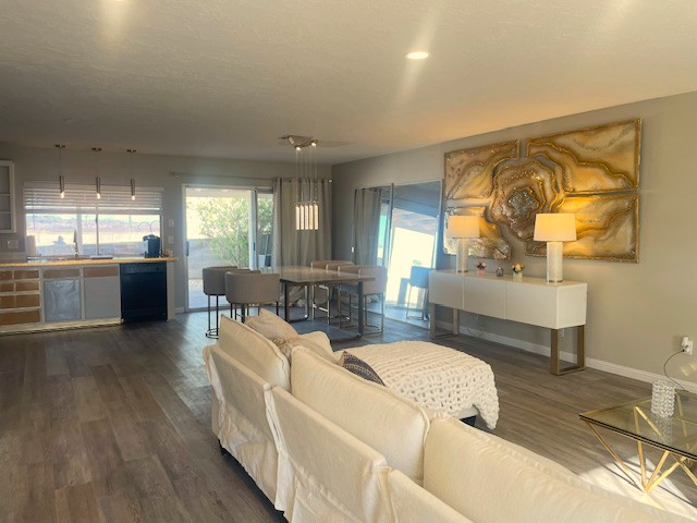 109 Glen Oak Dr - Photo 2 of 8