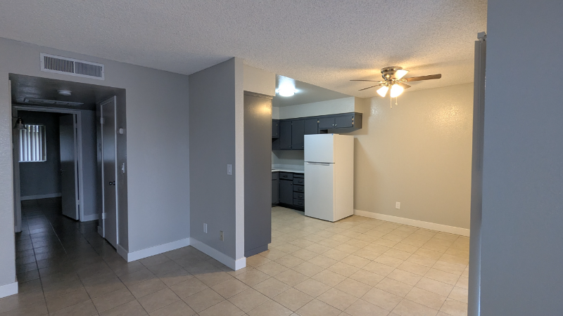 815 N Peach Ave #210 - Photo 2 of 13