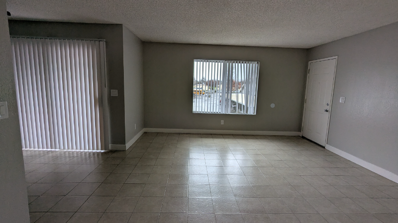 815 N Peach Ave #210 - Photo 6 of 13