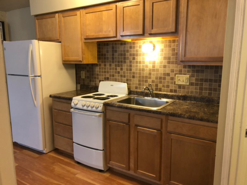 429 E Broadway St #6 - Photo 3 of 11