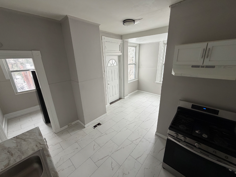 1918 Elm St - Photo 2 of 13