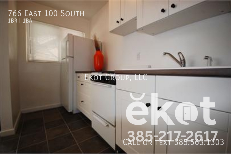 766 E 100 S - Photo 2 of 2