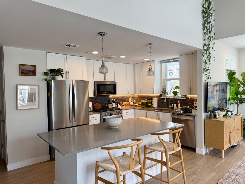 2912 Mayflower Cir - Photo 3 of 14