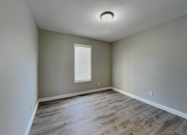 500 Parnell Dr - Photo 3 of 9