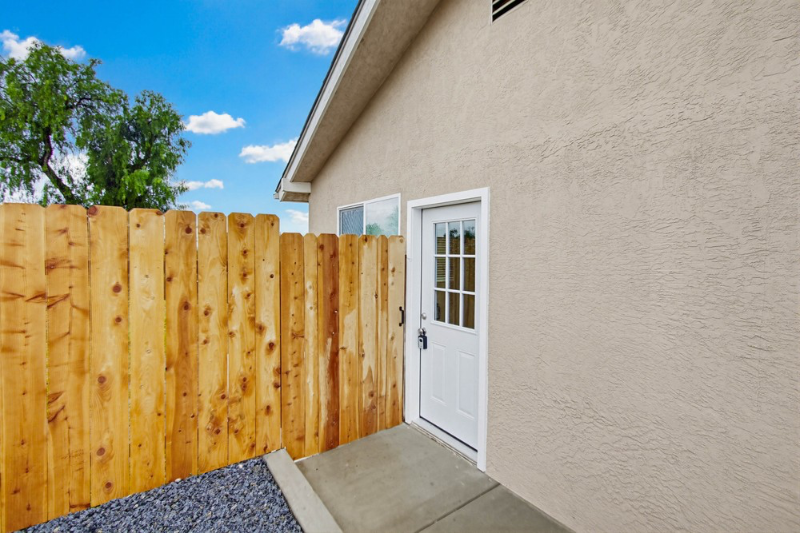 8124 Melrose Ln - Photo 2 of 18