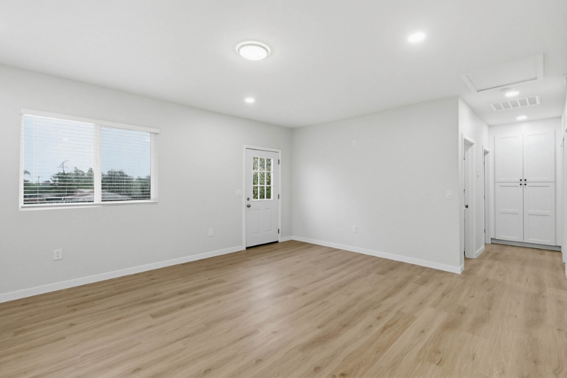 8124 Melrose Ln - Photo 5 of 18