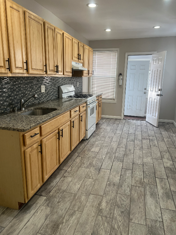 63 Coit St - Photo 4 of 11