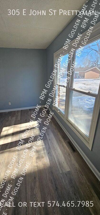 305 E John St #4 - Photo 3 of 13