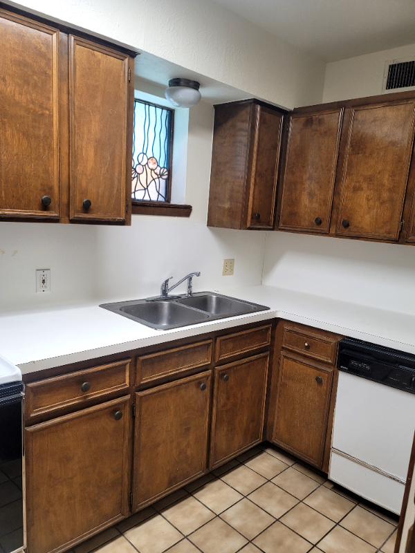 1905 Blueridge Pkwy - Photo 4 of 12