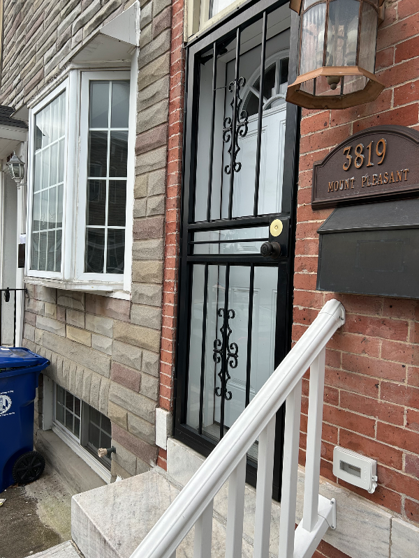 3819 Mount Pleasant Ave