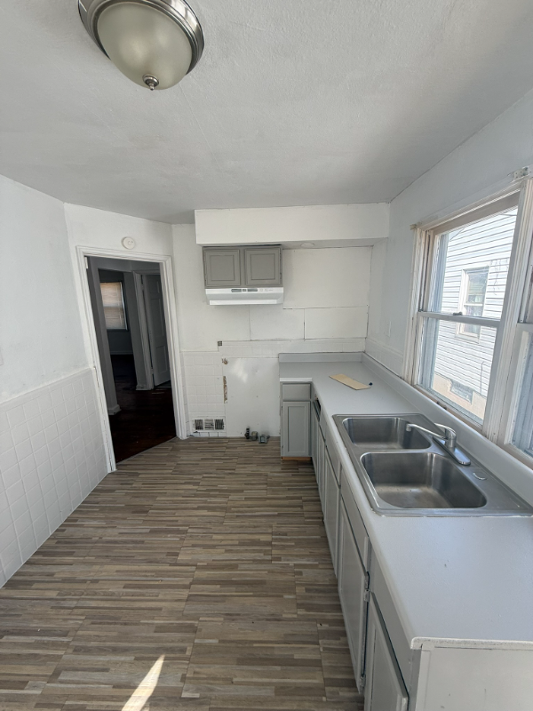 5600 Gatesworth Ave - Photo 5 of 17