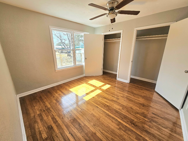 513 Oakdale Dr - Photo 2 of 20