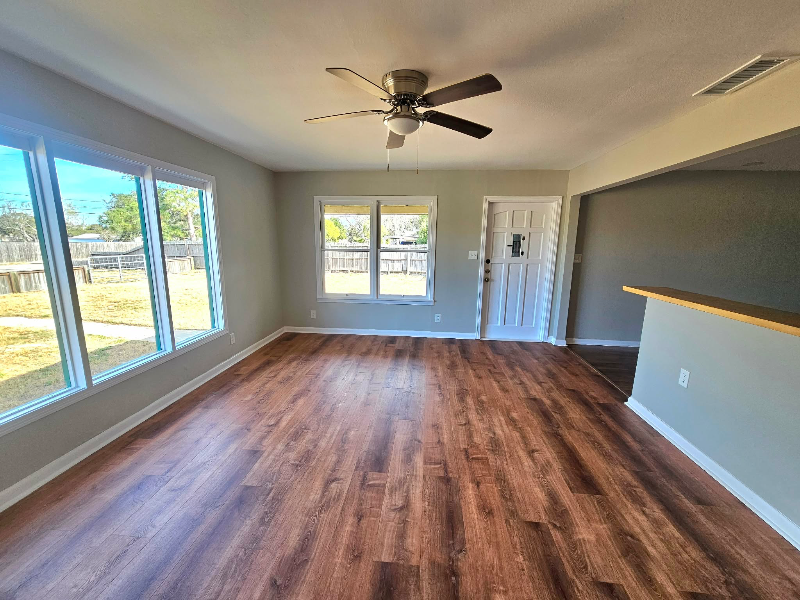 513 Oakdale Dr - Photo 5 of 20