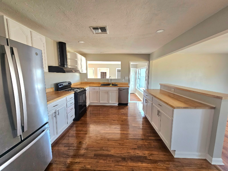 513 Oakdale Dr - Photo 6 of 20