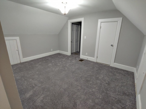 924 7th Ave - Photo 5 of 11