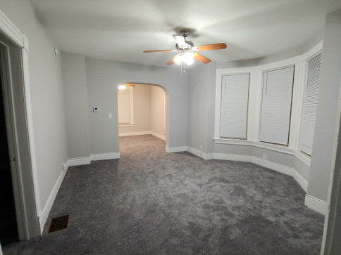 924 7th Ave - Photo 6 of 11