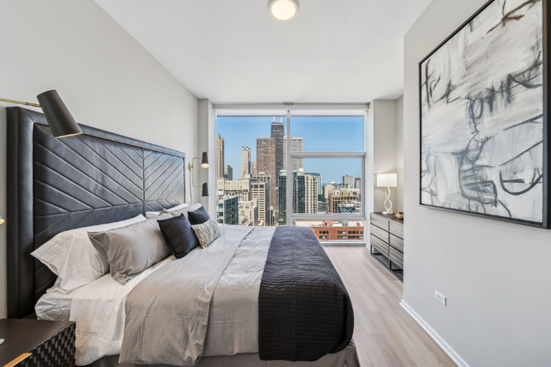 170 E Illinois St - Photo 7 of 20