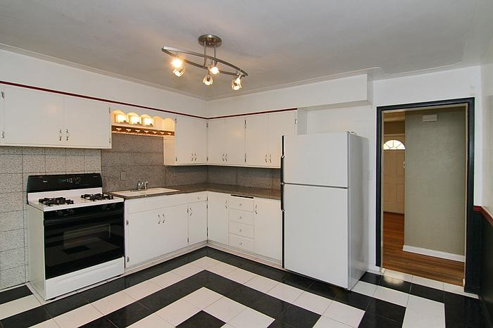 955 E Hillview Dr - Photo 6 of 14