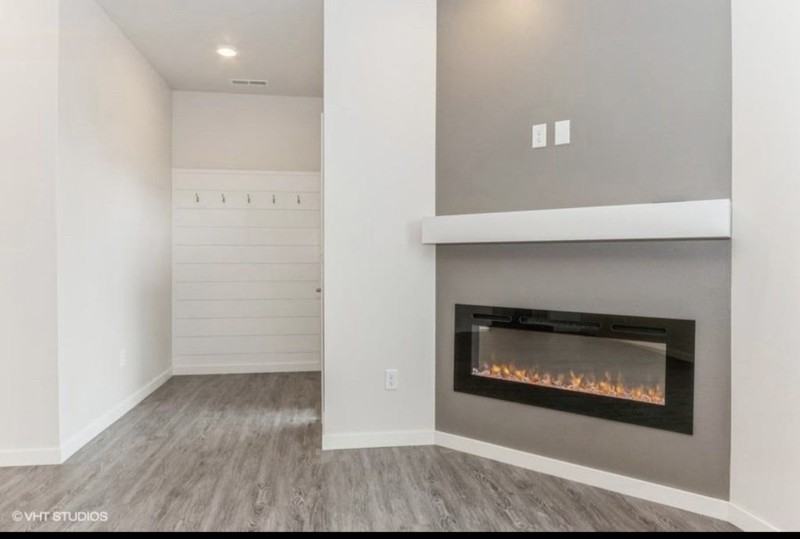 2242 Denison Ave - Photo 5 of 20