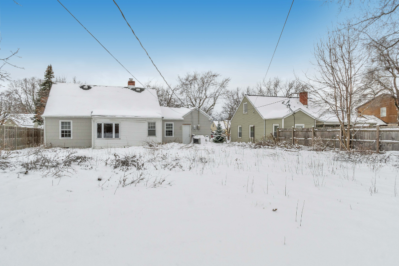 41 Lynbrook Ave - Photo 3 of 20