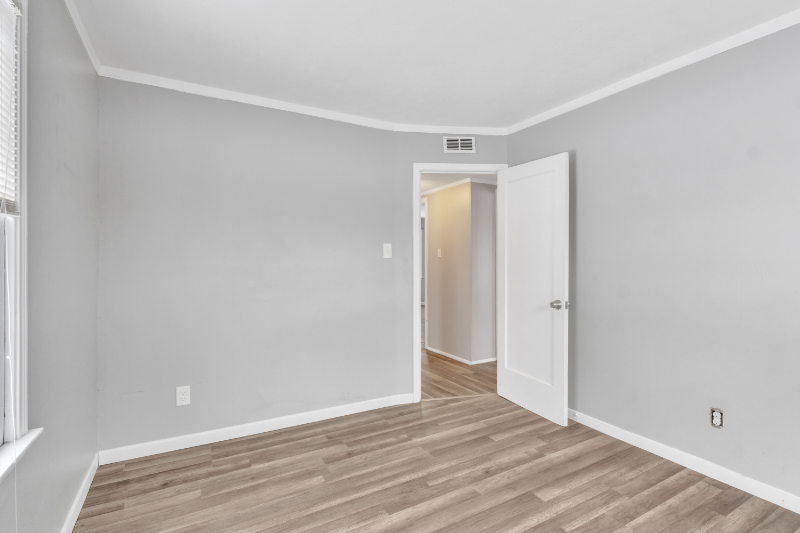 41 Lynbrook Ave - Photo 7 of 20