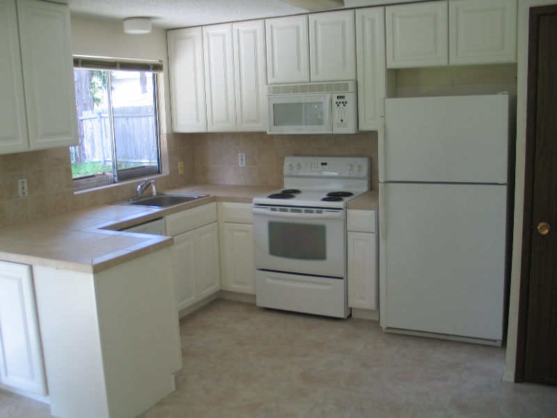 1014 208th Ave Ne - Photo 6 of 14