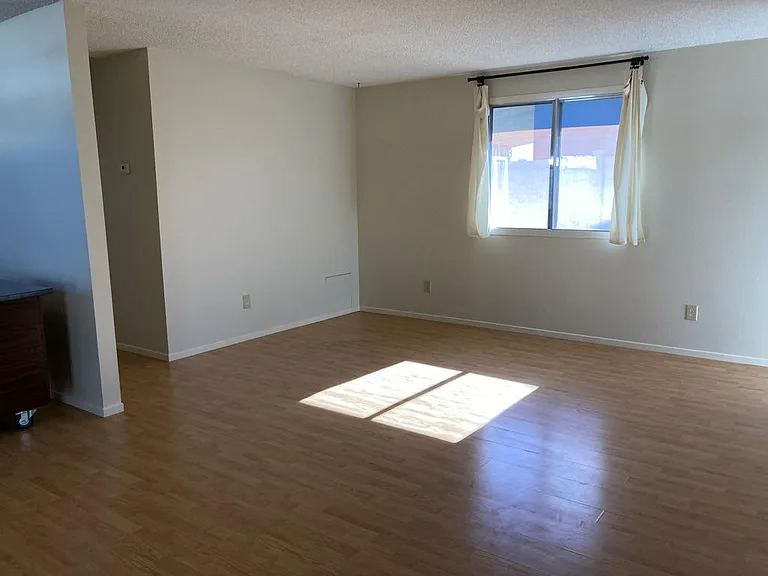 401 Arnold St - Photo 3 of 10