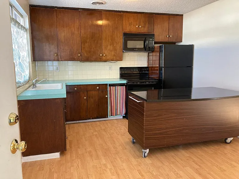 401 Arnold St - Photo 5 of 10