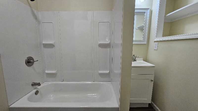 419 Montrose St - Photo 6 of 10