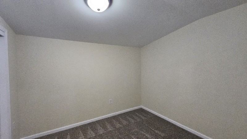 419 Montrose St - Photo 7 of 10