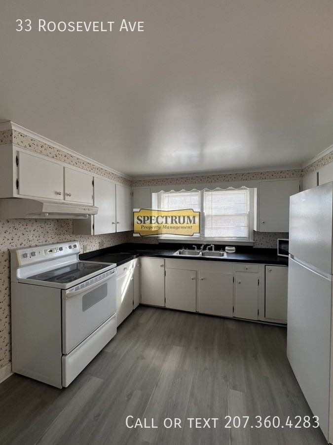 33 Roosevelt Ave - Photo 3 of 13