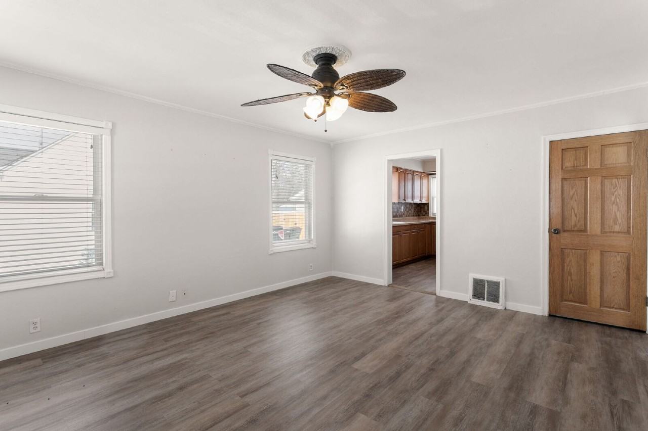 724 Northwood Dr - Photo 3 of 21