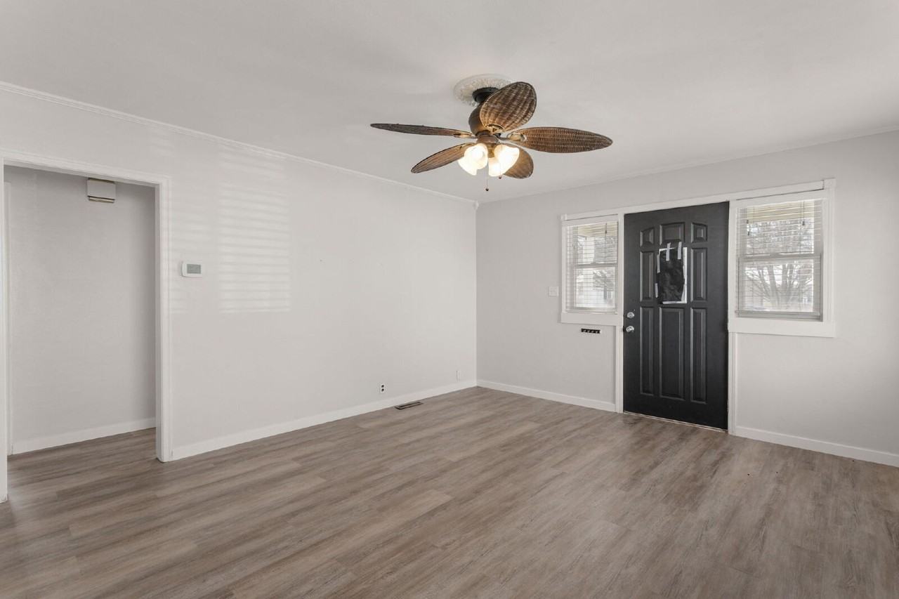 724 Northwood Dr - Photo 4 of 21