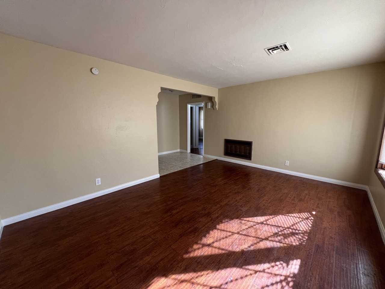1425 Wengert Ave #1 - Photo 3 of 36