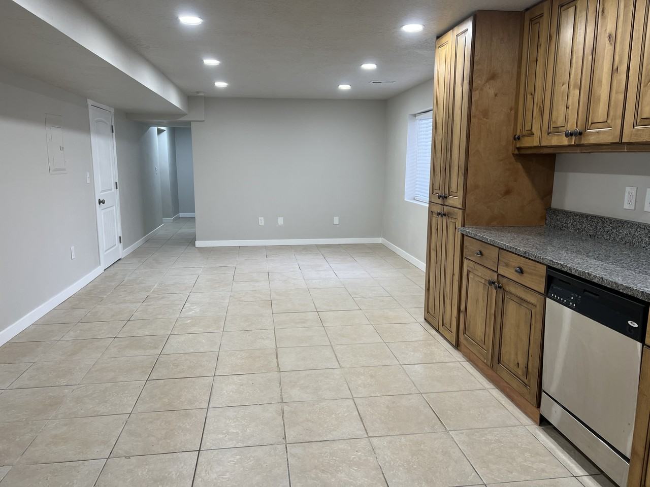 2136 W Theresa Cv #NA - Photo 4 of 7