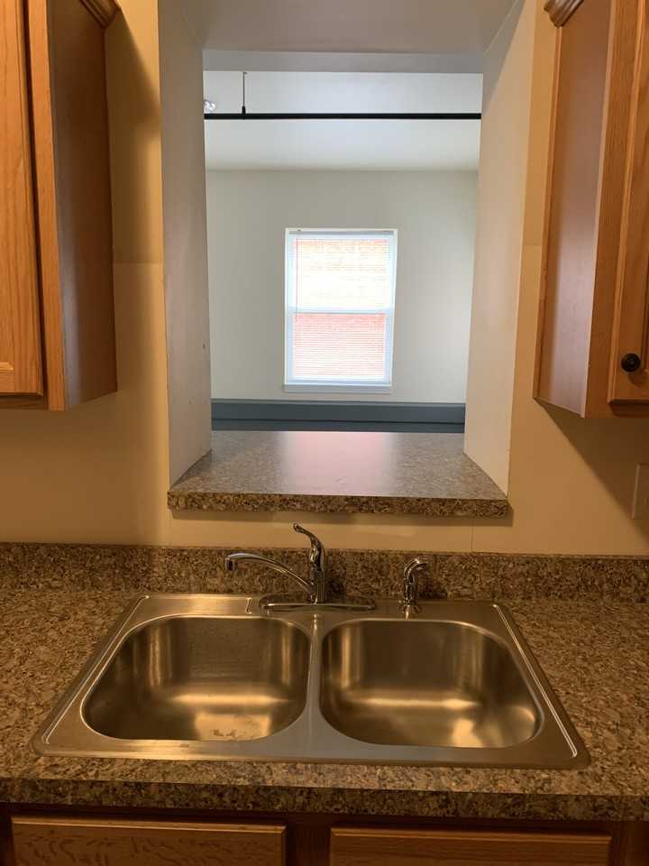 533 E Orange St #2B - Photo 3 of 13