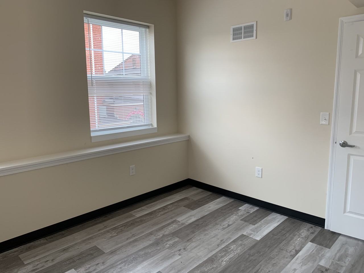 533 E Orange St #2B - Photo 7 of 13