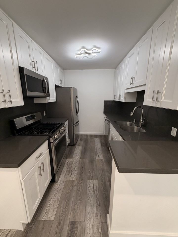 1953 Selby Ave #3 - Photo 3 of 25