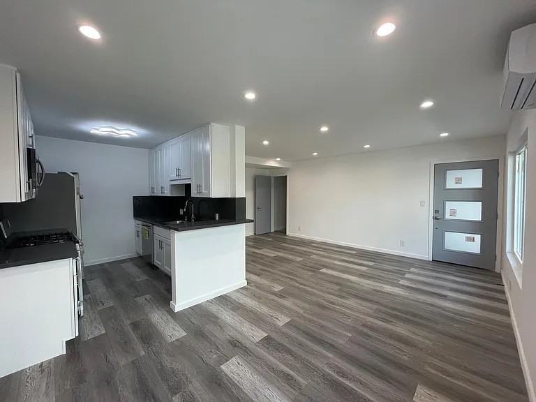 1953 Selby Ave #3 - Photo 7 of 25