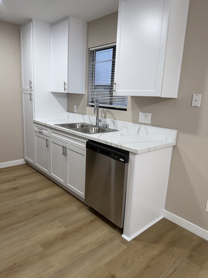 3282 Reynard Way #3 - Photo 3 of 12