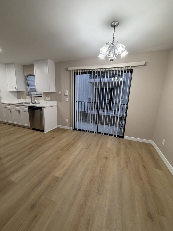 3282 Reynard Way #3 - Photo 5 of 12