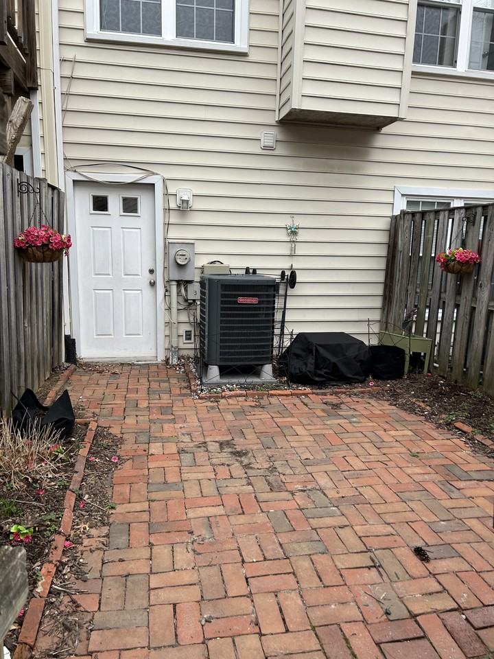 1715 Hart Ct #1715 - Photo 2 of 5