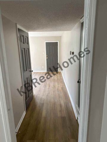 1038 N Claybrook St #1 - Photo 2 of 7