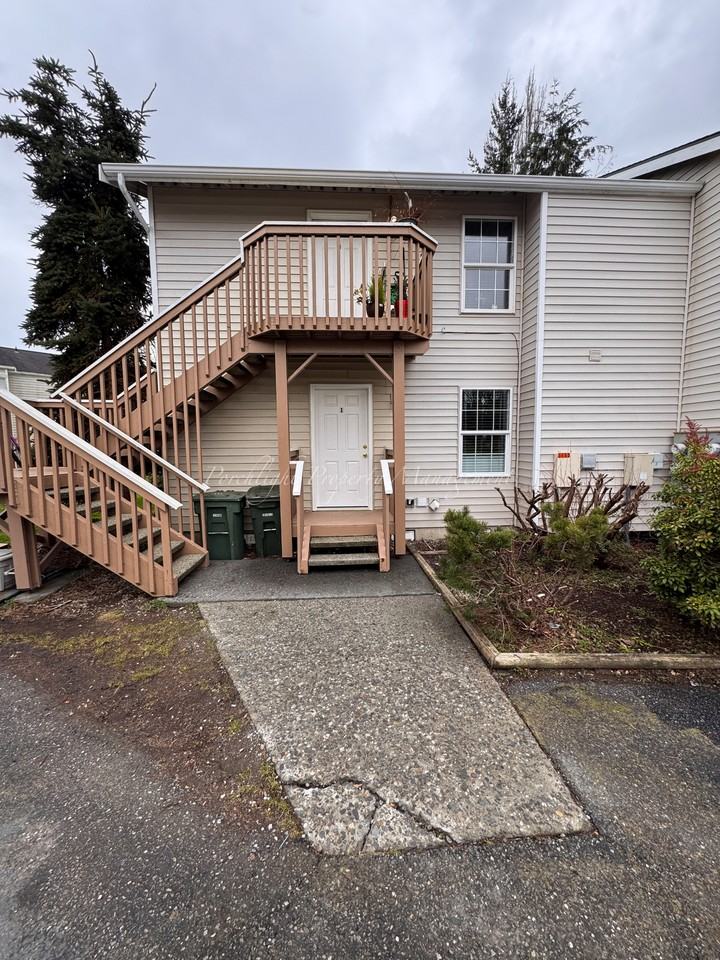 5660 Eagle Pkwy #1 - Photo 2 of 11