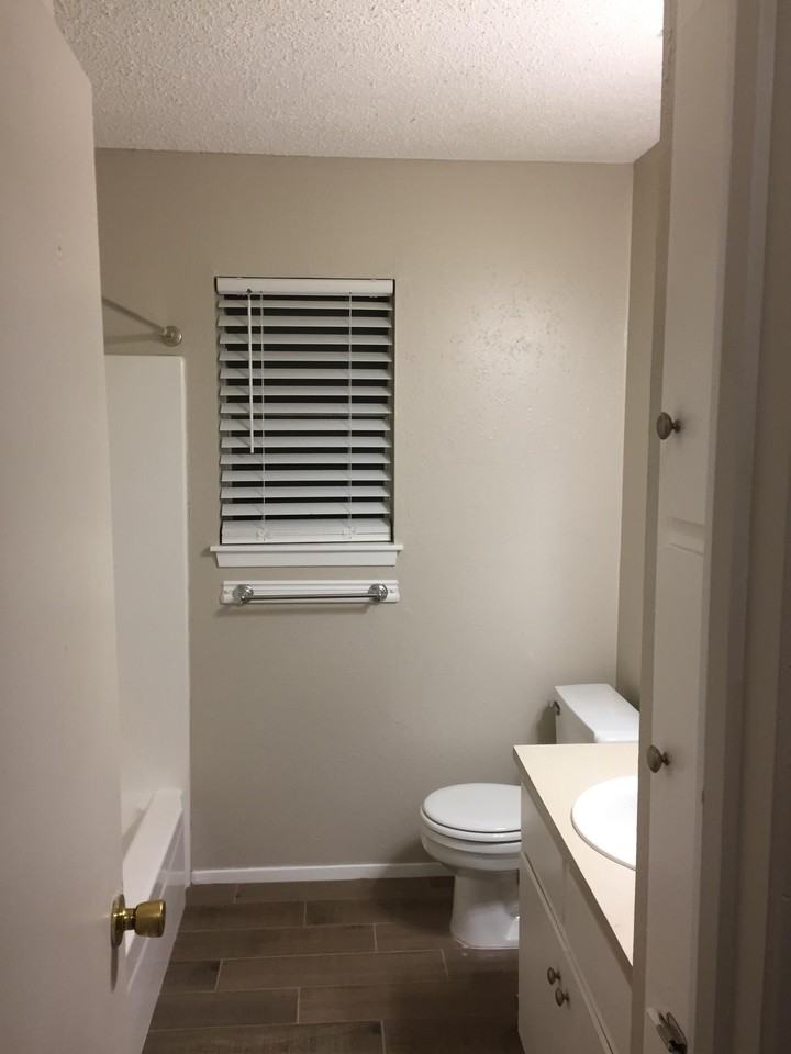 2401 Cottonwood Dr #A - Photo 3 of 9