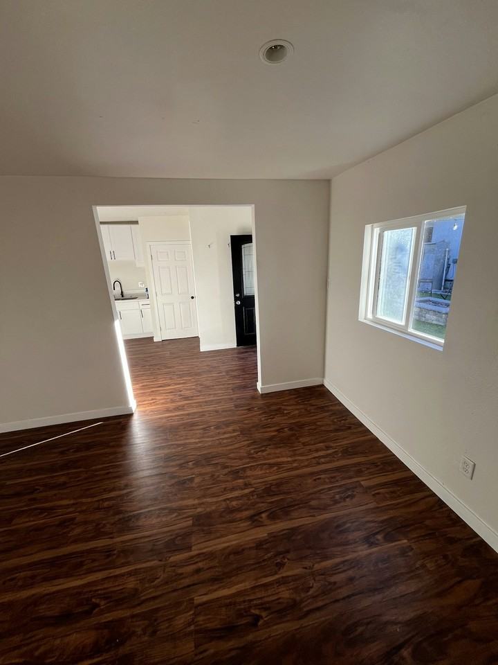 15704 Crenshaw Boulevard, Unit SIngle Studio - Photo 2 of 10